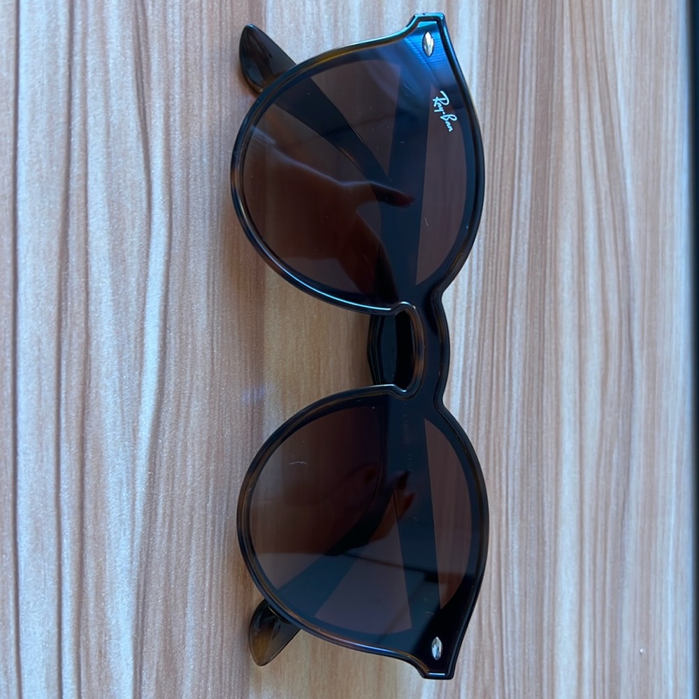 Rayban sunglasses with case